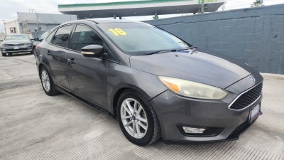 2016 Ford Focus 4 pts. SE, TM5, a/ac., f. niebla, RA-16