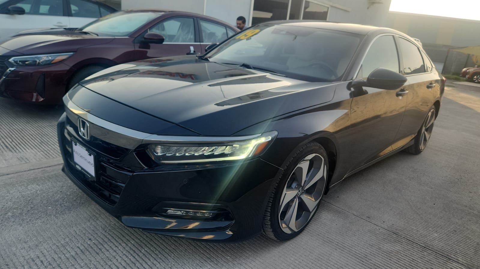 2019 Honda Accord 4 pts. Touring, L4, 2.0T, CVT, piel, QC, GPS, f. led, RA-19
