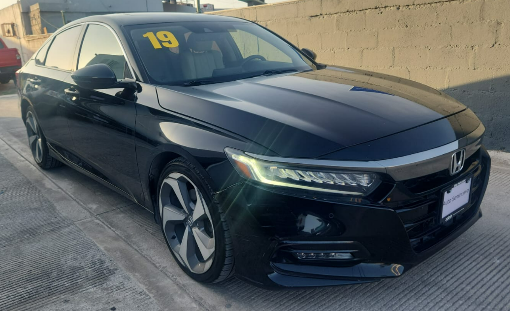 2019 Honda Accord 4 pts. Touring, L4, 2.0T, CVT, piel, QC, GPS, f. led, RA-19