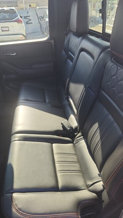 2024 Nissan Comerciales Frontier Pick-Up 4 pts. Pro 4x, Doble Cab., V6, 3.8l, TA, a/ac., piel, RA-17, 4x4