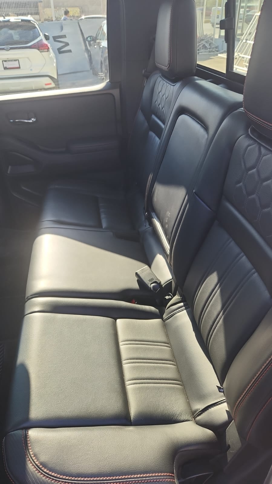 2024 Nissan Comerciales Frontier Pick-Up 4 pts. Pro 4x, Doble Cab., V6, 3.8l, TA, a/ac., piel, RA-17, 4x4