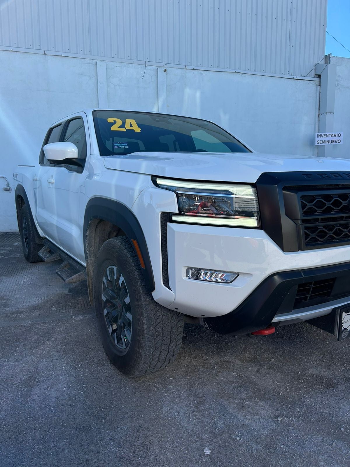 2024 Nissan Comerciales Frontier Pick-Up 4 pts. Pro 4x, Doble Cab., V6, 3.8l, TA, a/ac., piel, RA-17, 4x4