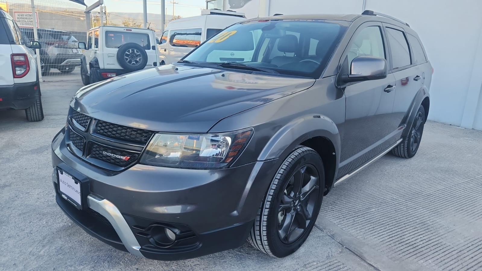 2020 Dodge Journey VUD 5 pts. Sport Plus, 2.4l, TA, VE, piel, QC, DVD, 7 pas., RA-19 (línea anterior)