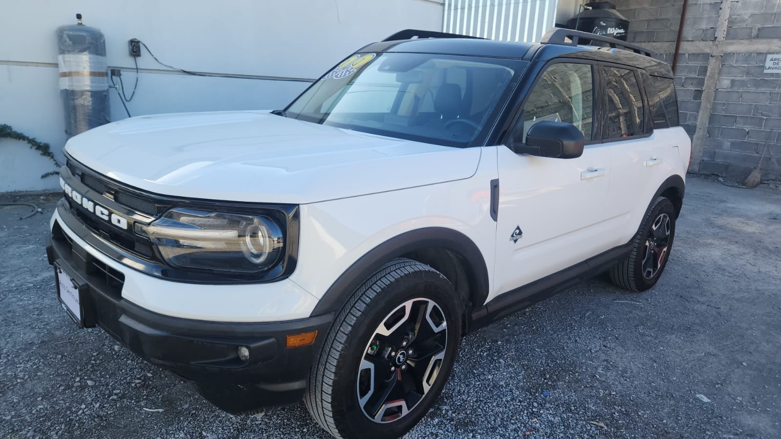2022 Ford Bronco VUD 4x4 5 pts. Sport Outer Banks, 1.5T, TA, piel, QC, RA-18