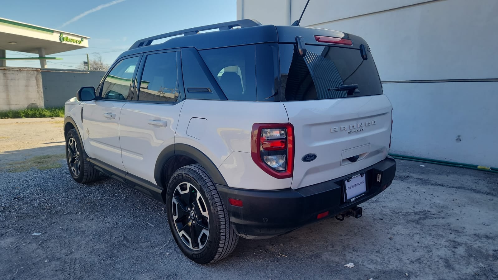 2022 Ford Bronco VUD 4x4 5 pts. Sport Outer Banks, 1.5T, TA, piel, QC, RA-18