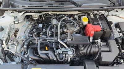 2025 Nissan Sentra 4 pts. SR, TA, a/ac., QC, s. Bose, f. led, RA-18 (línea anterior)
