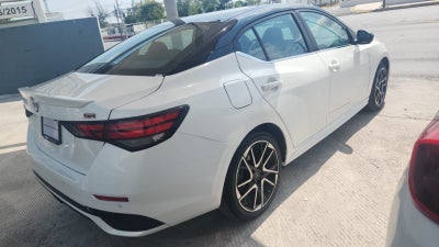 2025 Nissan Sentra 4 pts. SR Platinum, TA, a/ac. Aut., piel, QC, s. Bose, f. led, RA-18 (línea anterior)