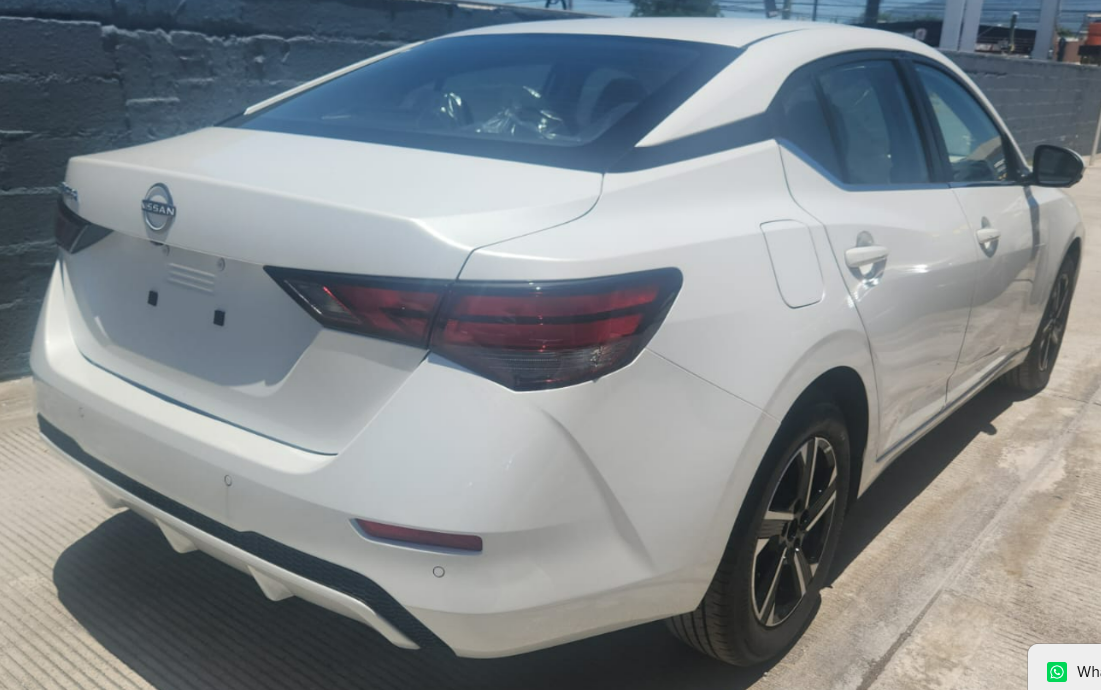 2025 Nissan Sentra 4 pts. Advance, TM6, a/ac., f. niebla, RA-16 (línea anterior)
