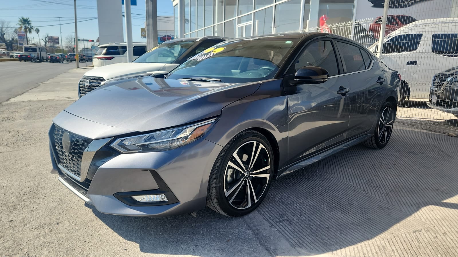 2023 Nissan Sentra 4 pts. SR, TA, a/ac., QC, s. Bose, f. led, RA-18