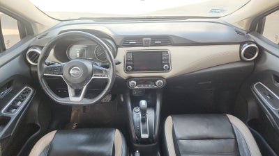 2020 Nissan Versa 4 pts. Platinum, TA, a/ac. Aut., VE, piel, GPS, f. led, RA-17 (línea nueva)
