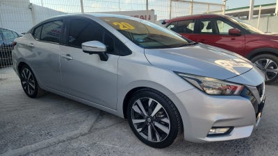 2020 Nissan Versa 4 pts. Platinum, TA, a/ac. Aut., VE, piel, GPS, f. led, RA-17 (línea nueva)
