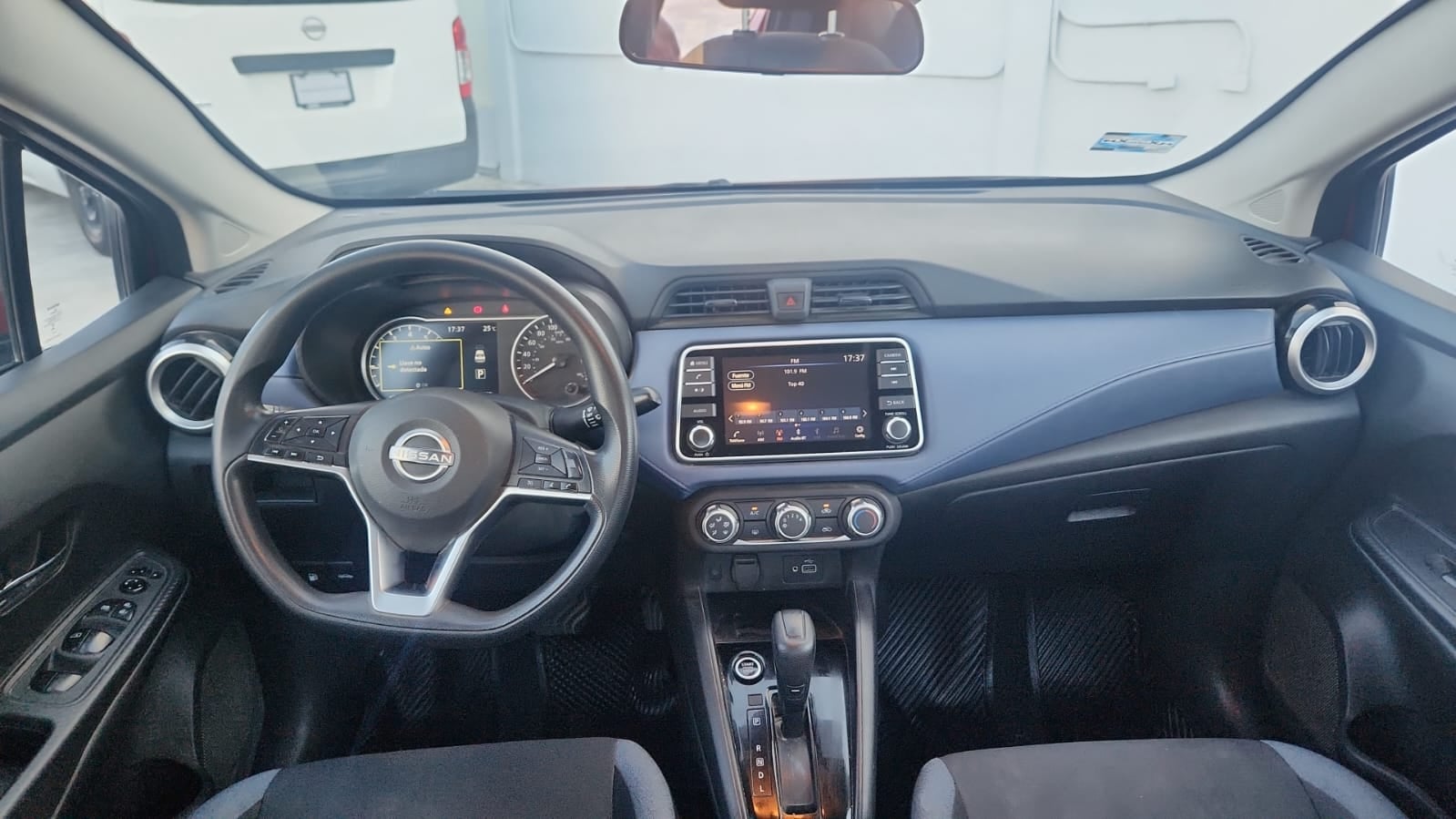 2023 Nissan Versa advance cvt