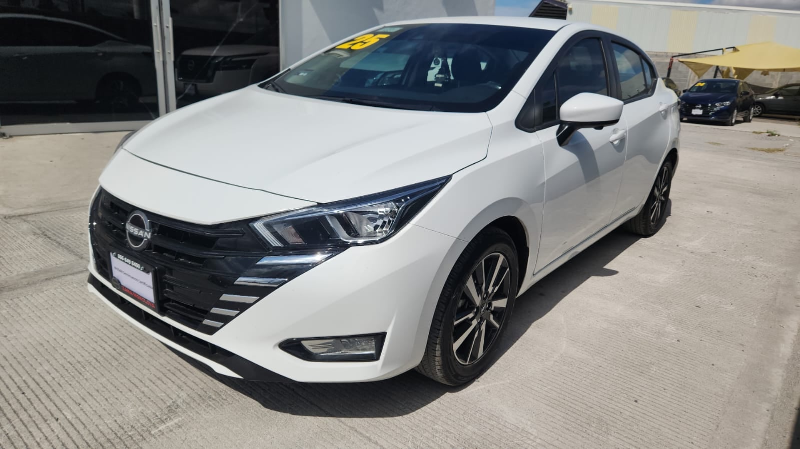 2025 Nissan Versa 4 pts. Advance, TM5, a/ac., f. niebla, RA-16 (línea anterior)