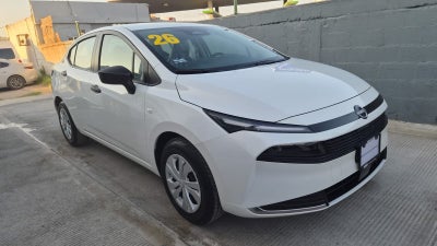 2026 Nissan Versa 4 pts. Sense, TM5, a/ac., R-15 (cambio de línea)