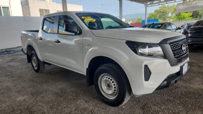 2025 Nissan Comerciales Frontier y NP 300 Frontier Pick-Up 4 pts. Frontier SE, Doble Cab., L4, 2.5l, TM6, a/ac., VE, R-16