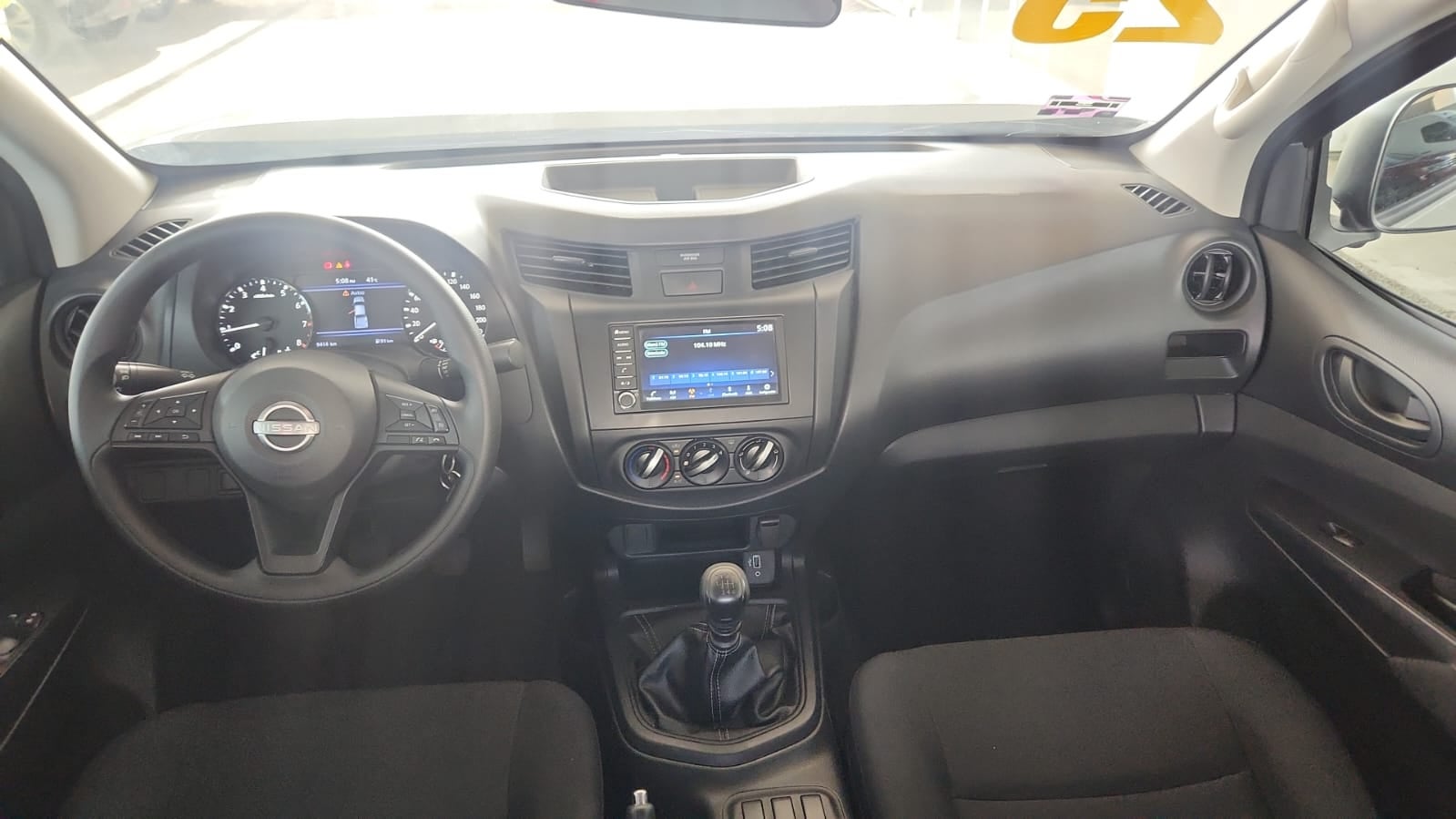 2025 Nissan Comerciales Frontier y NP 300 Frontier Pick-Up 4 pts. Frontier SE, Doble Cab., L4, 2.5l, TM6, a/ac., VE, R-16