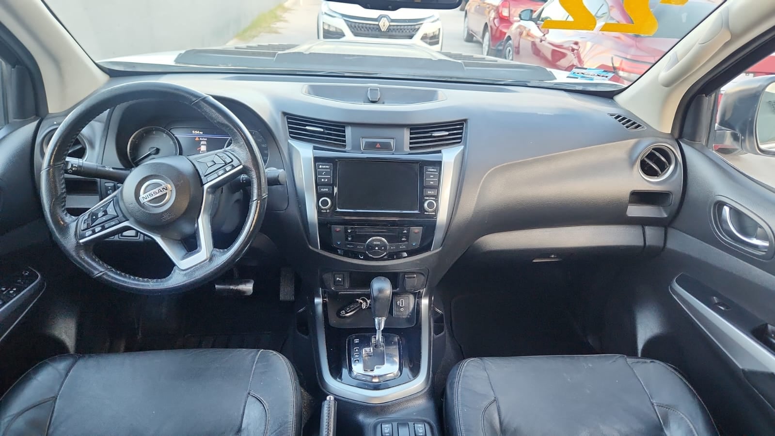 2022 Nissan Comerciales Frontier y NP 300 Frontier Pick-Up 4 pts. Frontier Platinum LE, Doble Cab., L4, 2.5l, TA, a/ac., piel, f. led, RA-18