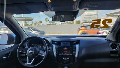 2025 Nissan Comerciales Frontier y NP 300 Frontier Pick-Up 4 pts. Frontier Platinum LE, Doble Cab., L4, 2.5l, TA, a/ac., piel, f. led, RA-18