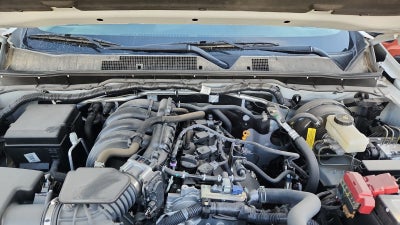 2025 Nissan Comerciales Frontier y NP 300 Frontier Pick-Up 4 pts. Frontier Platinum LE, Doble Cab., L4, 2.5l, TA, a/ac., piel, f. led, RA-18