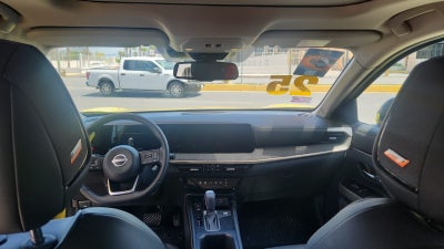 2025 Nissan Kicks VUD 5 pts. Platinum, 2.0l, TA, TP, s. Bose, pantalla touch 12