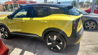 2025 Nissan Kicks VUD 5 pts. Platinum, 2.0l, TA, TP, s. Bose, pantalla touch 12