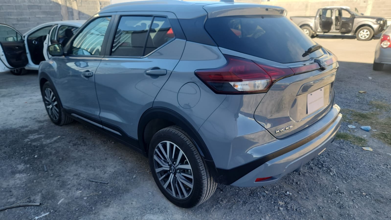 2024 Nissan Kicks VUD 5 pts. Exclusive, 1.6l, TA, a/ac. Aut., piel, GPS, RA-17 (línea anterior)