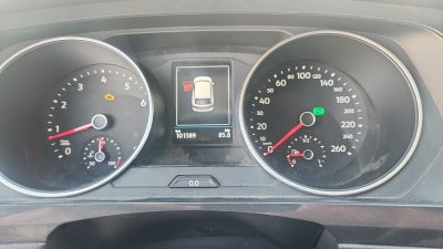 2018 Volkswagen Tiguan VUD 5 pts. Highline, 2.0T, DSG, piel, f. led, RA-19, 4x4 (línea nueva)