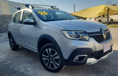 2024 Renault Sandero y Stepway 5 pts. HB Stepway Intens, 1.6l, TM5, a/ac., cámara reversa, RA-16