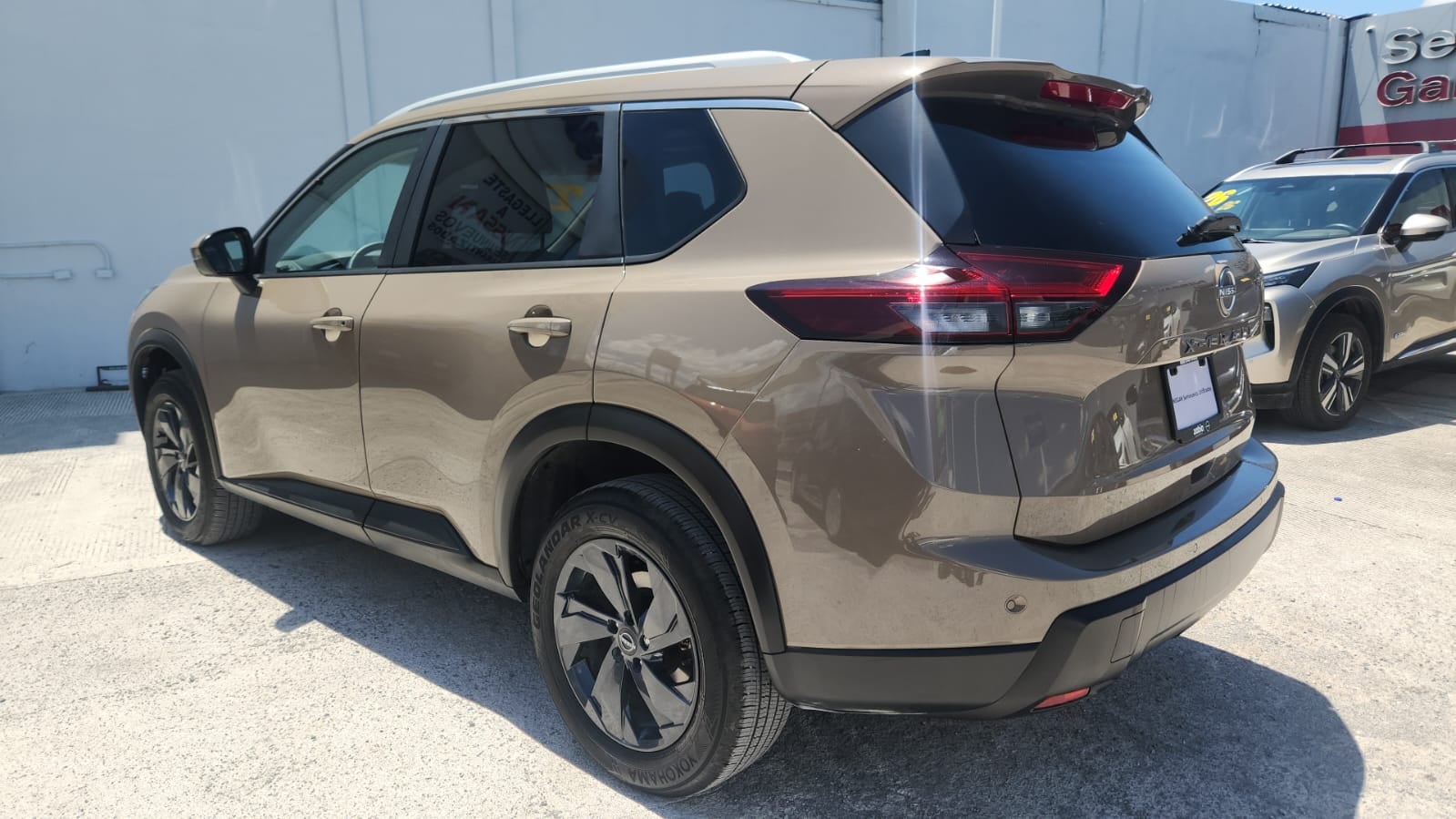 2027 Nissan X-Trail VUD 5 pts. Exclusive, TA, piel, RA-18