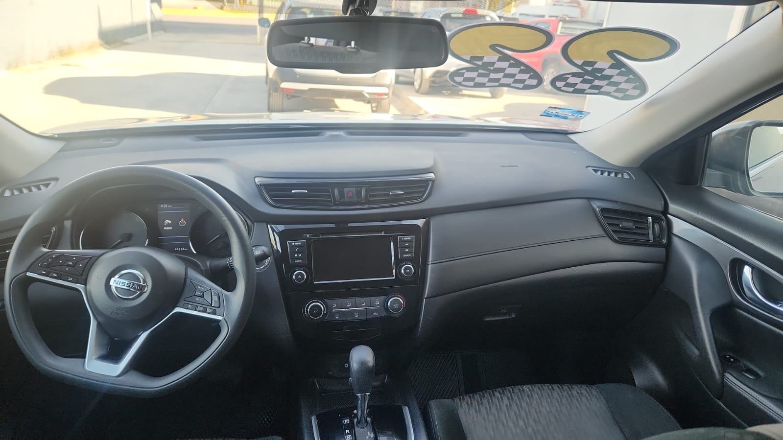 2022 Nissan X-Trail VUD 5 pts. Sense, TA, 5 pas., RA-17 (línea anterior)