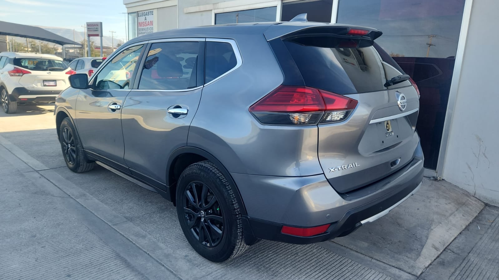 2022 Nissan X-Trail VUD 5 pts. Sense, TA, 5 pas., RA-17 (línea anterior)