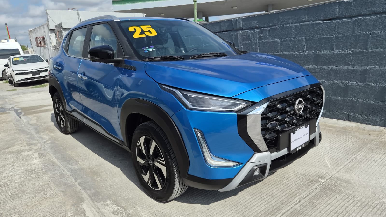 2026 Nissan Magnite VUD 5 pts. Exclusive, 1.0T, TM5, piel, RA-16