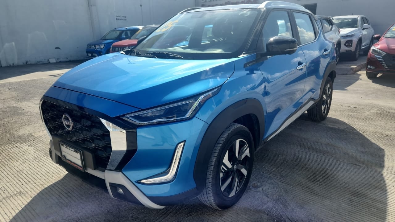 2025 Nissan Magnite VUD 5 pts. Exclusive, 1.0T, TM5, piel, RA-16