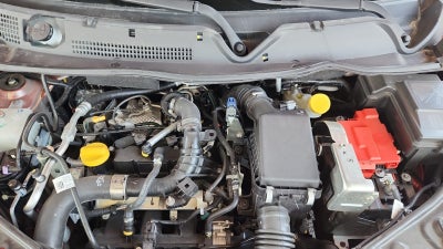 2025 Nissan Magnite VUD 5 pts. Exclusive, 1.0T, TM5, piel, RA-16