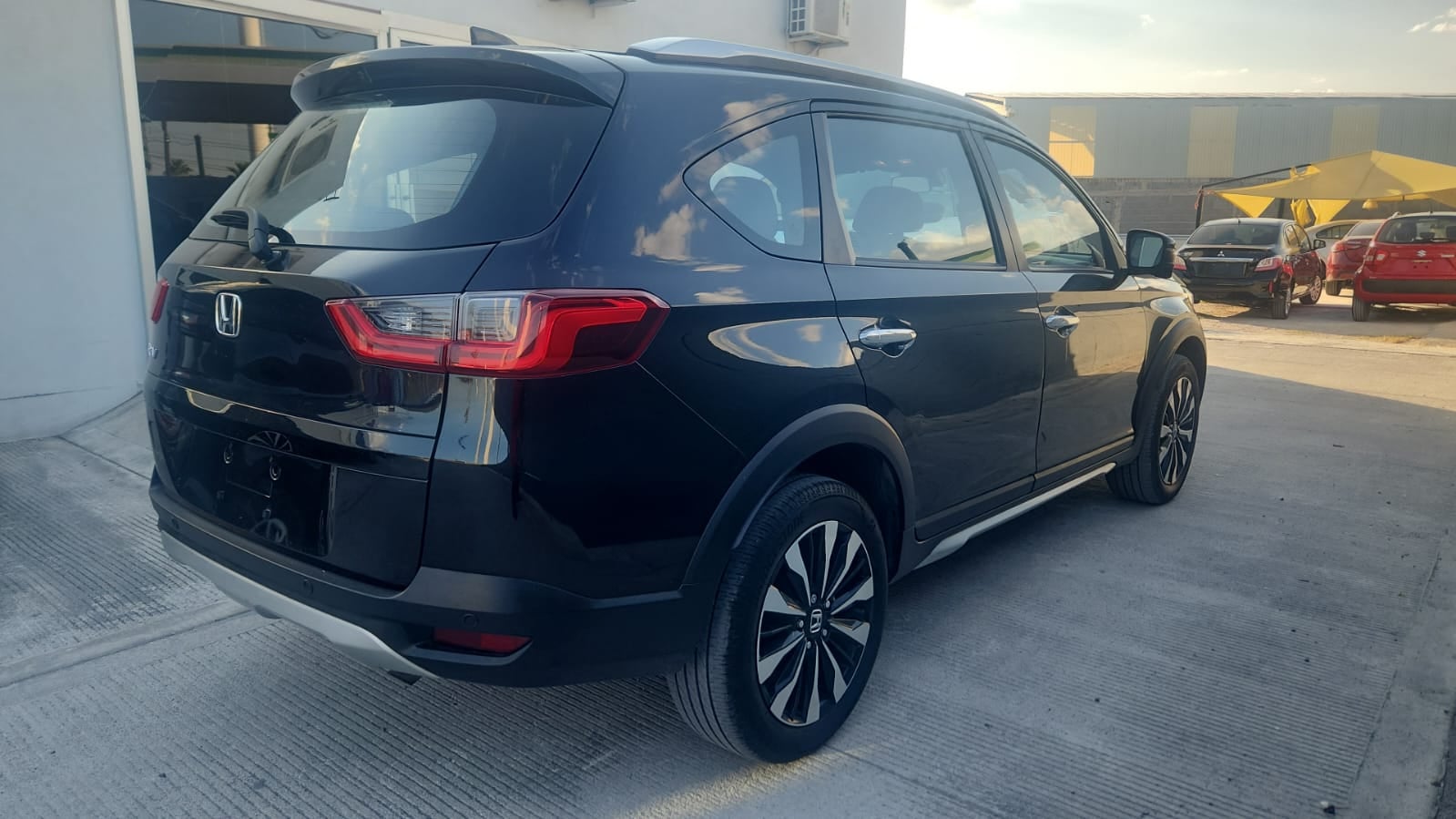 2024 Honda BR-V VUD 5 pts. Touring, 1.5l, TA, piel, f. niebla, RA-17 (línea nueva)