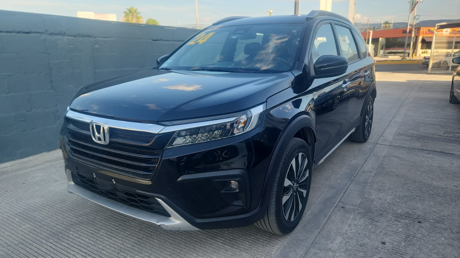 2024 Honda BR-V VUD 5 pts. Touring, 1.5l, TA, piel, f. niebla, RA-17 (línea nueva)