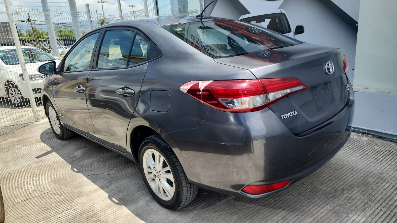 2020 Toyota Yaris 4 pts. S, TM5, a/ac., astos. deportivos, f. niebla, RA-15