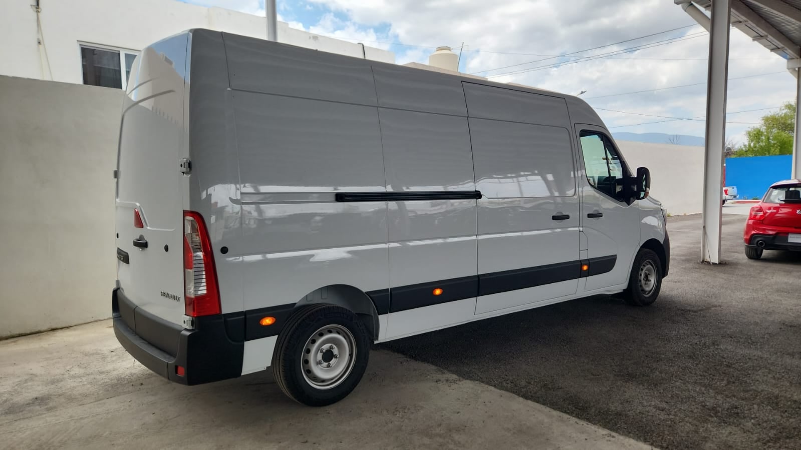 2025 Renault Comerciales Master Panel 5 pts. L3H2, TM6, ABS, 3 pas., R-16