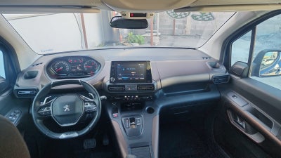 2025 Peugeot Rifter Minivan 5 pts. GT PureTech, 1.2T, TA, a/ac., 7 pas., R-16 (línea anterior)